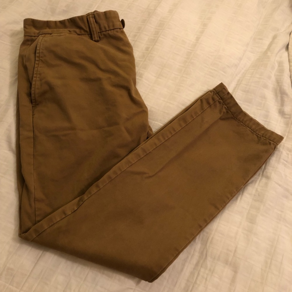 Men’s dark khakis